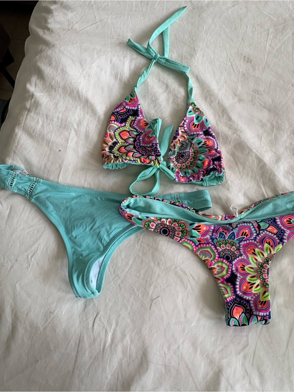 Kids Aqua & Multicolor 3-Piece Swim Set - Halter Bikini Xs